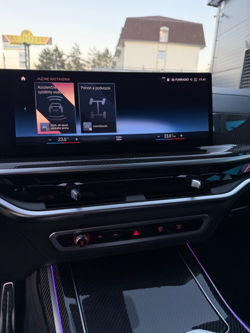 BMW X7 M60i x-Drive M-Sport HEV A/T 7-MIESTNE