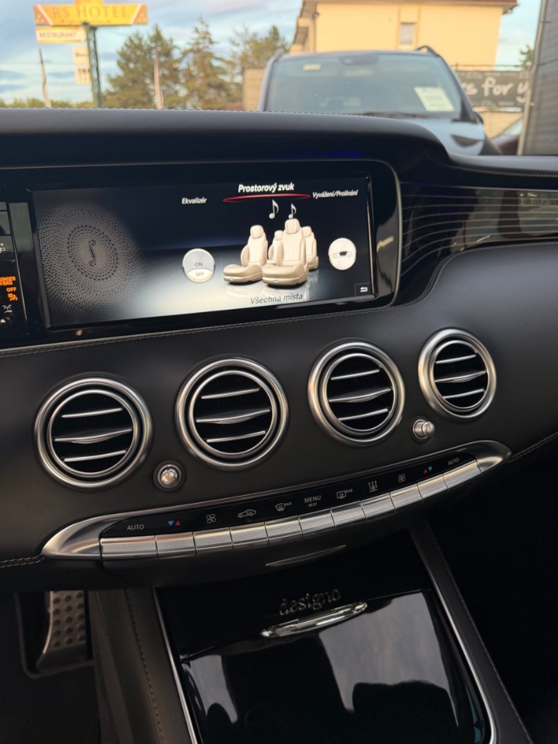 Mercedes-Benz S trieda Kupé Coupé 63 AMG 4Matic designo FULL