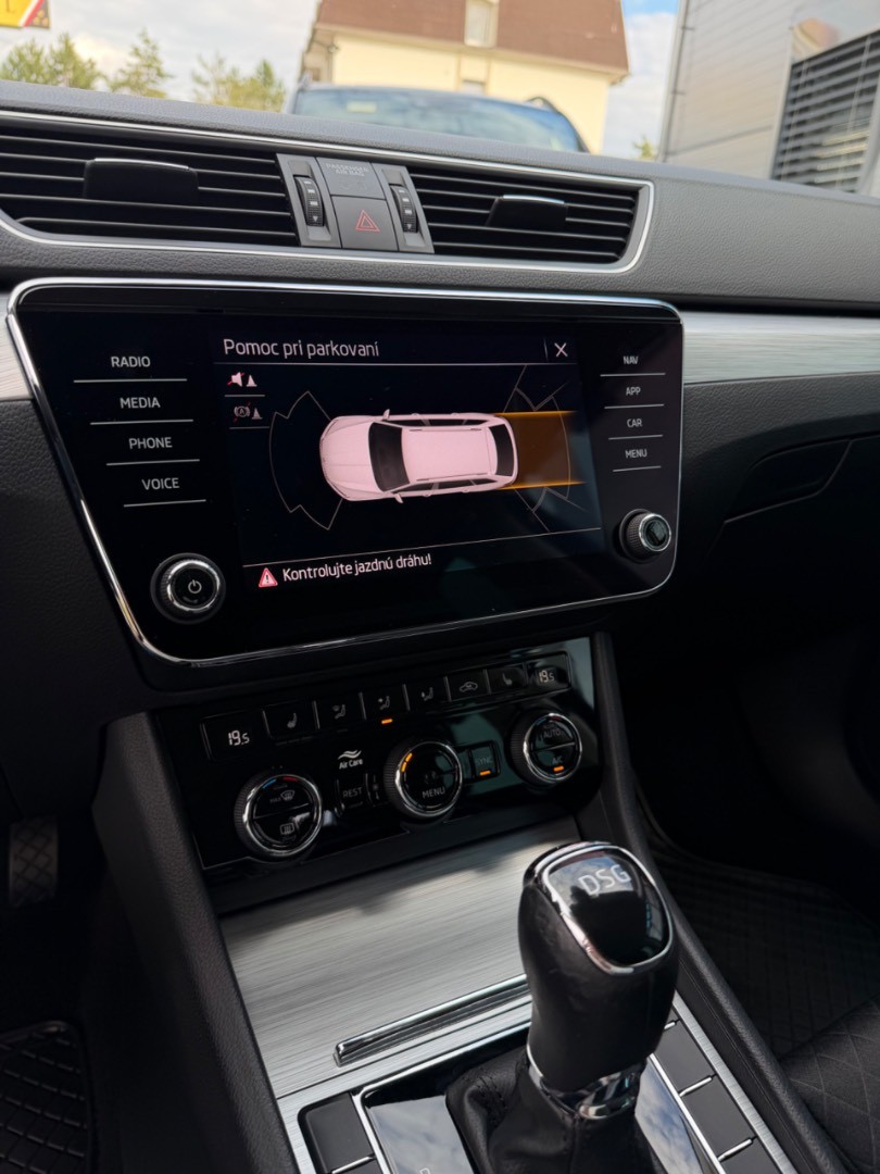 Škoda Superb Combi 2.0TDi DSG Style SK ŠPZ