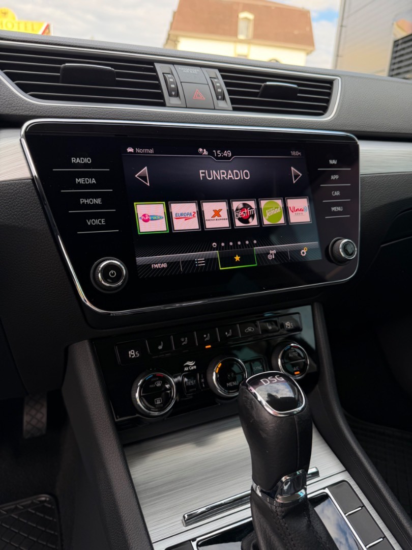 Škoda Superb Combi 2.0TDi DSG Style SK ŠPZ