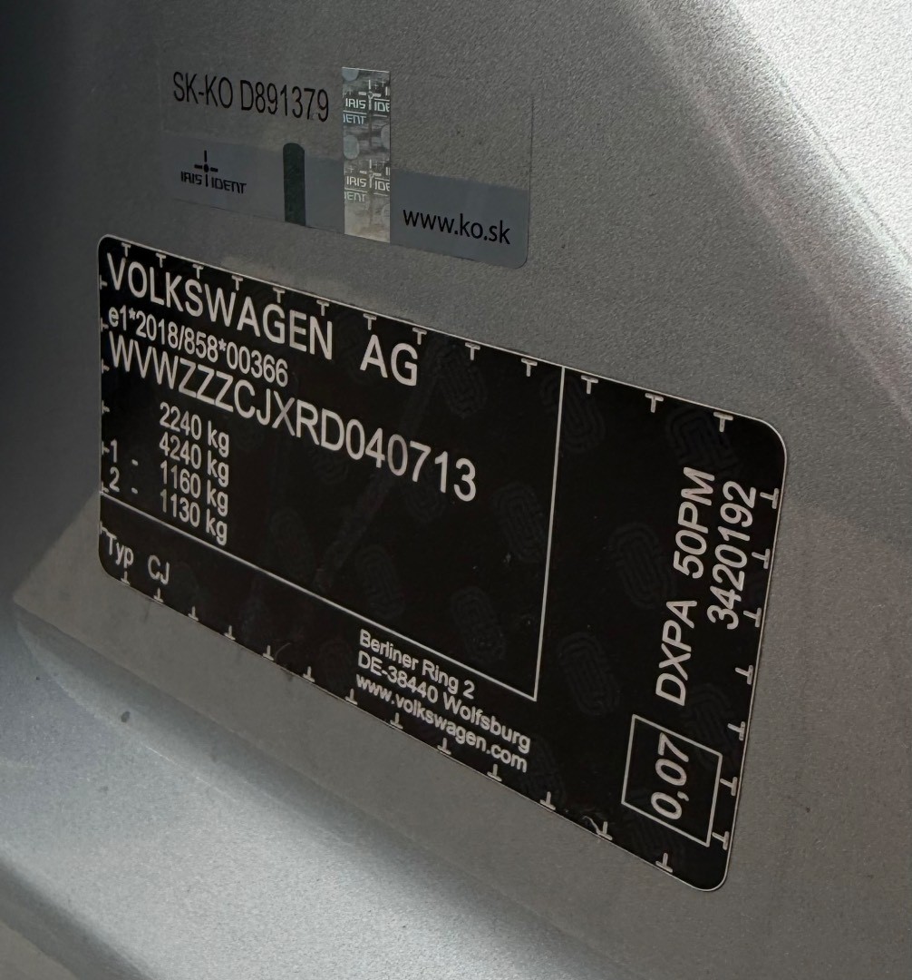 Volkswagen Passat Variant 2.0TDi DSG Elegance SK ŠPZ