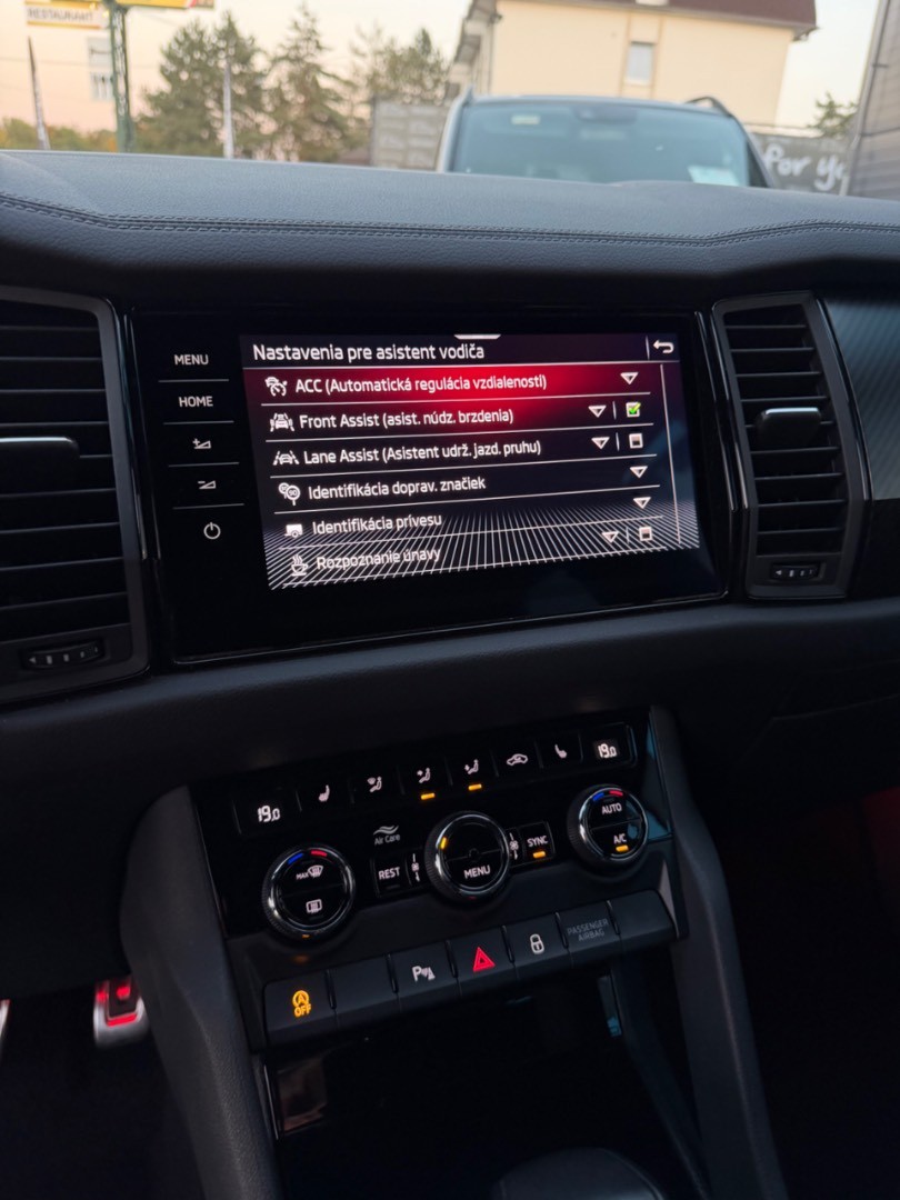 Škoda Kodiaq 2.0TDi DSG 4×4 Sportline ŤAŽNÉ-VIRTUAL-KAMERA