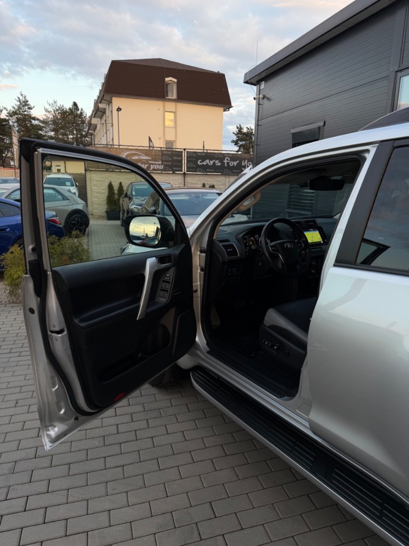 Toyota Land Cruiser 2.8 D-4D 204 Executive A/T 4×4