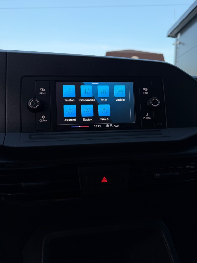 Volkswagen Caddy 2.0TDi 2M SK ŠPZ