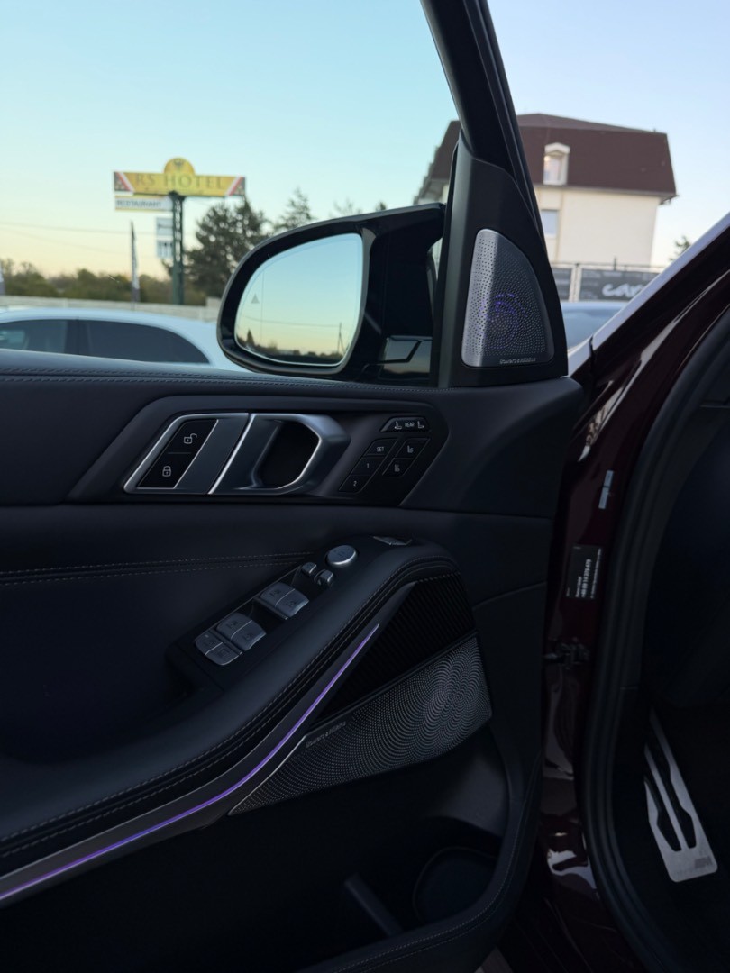 BMW X7 M60i x-Drive M-Sport HEV A/T 7-MIESTNE