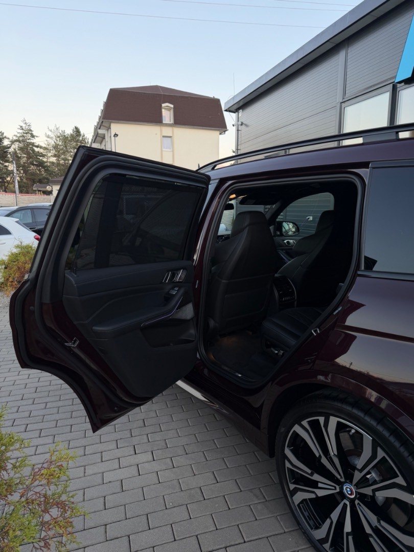 BMW X7 M60i x-Drive M-Sport HEV A/T 7-MIESTNE