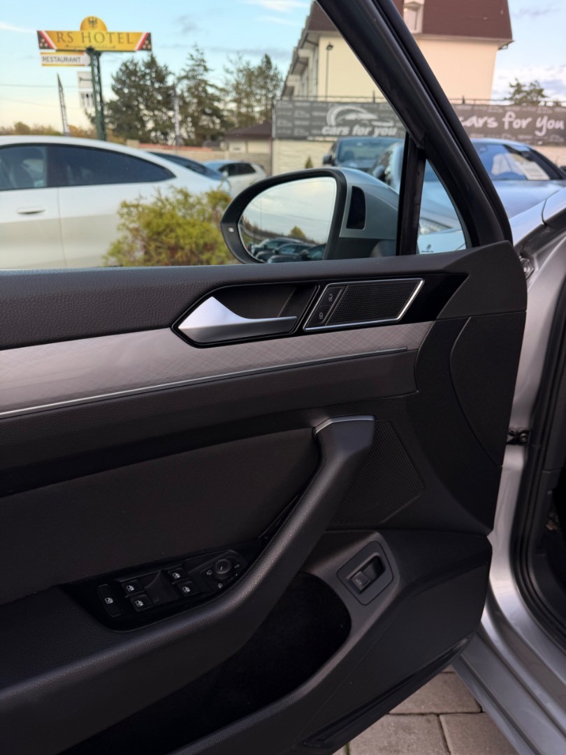 Volkswagen Passat Variant 2.0 TDI EVO Elegance DSG