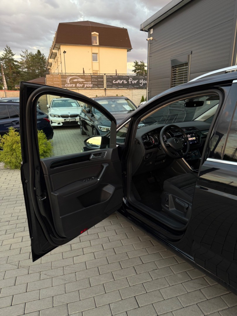 Volkswagen Touran 2.0TDi DSG Highline 7MIESTNY *ŤAŽNÉ*