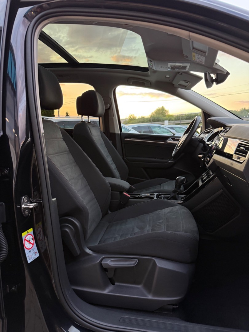 Volkswagen Touran 2.0TDi DSG Highline 7MIESTNY *ŤAŽNÉ*
